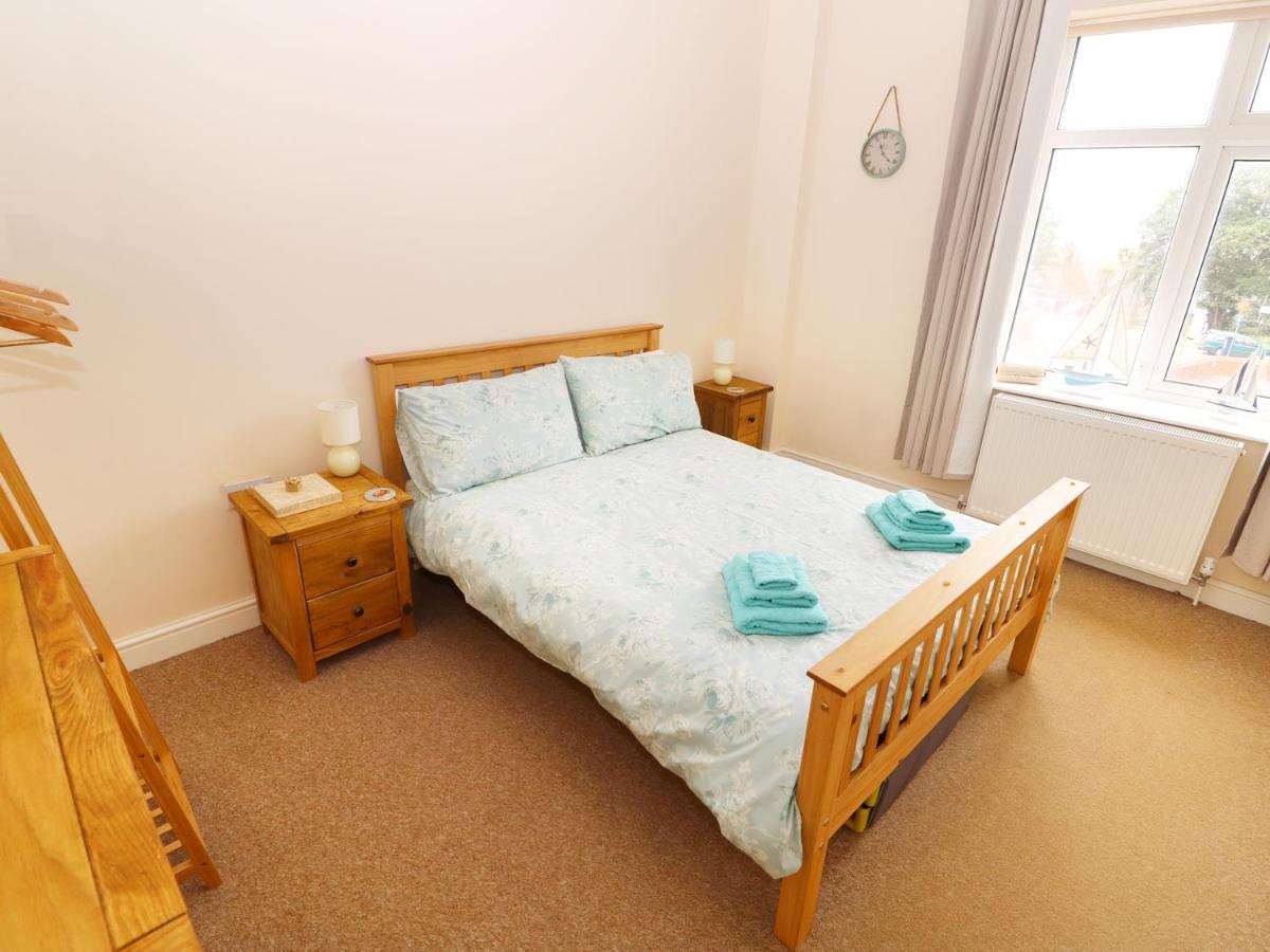 Flat 2, 4 St Edmund'S Terrace Apartment ฮันสแตนตัน ภายนอก รูปภาพ