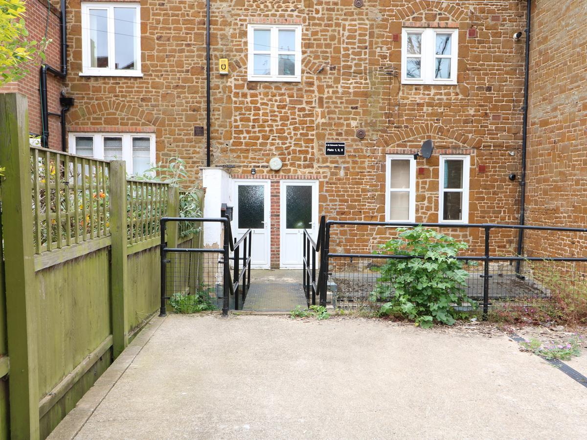 Flat 2, 4 St Edmund'S Terrace Apartment ฮันสแตนตัน ภายนอก รูปภาพ